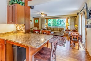 Interior - Secluded Dog-Friendly Home w/Spacious Deck, Gas Grill, Gas Fireplace, Fast WiFi (Waynesville)