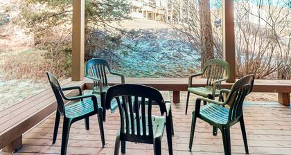 3-Story Condo w/Balcony, Gas Fireplace, Deck, Washer/Dryer, Fast WiFi, & More