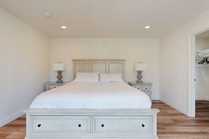 3 quartos, ferros/tábuas de passar roupa, Wi-Fi, roupa de cama