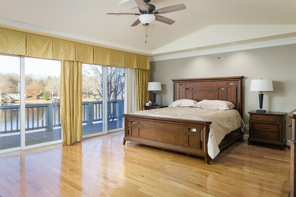 5 bedrooms, iron/ironing board, free WiFi, bed sheets