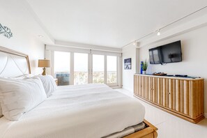 3 bedrooms, Internet, bed sheets - Modern Coastal Condo W/ Beach Access, Ocean Views, Shared Pool/Hot Tub, & WiFi (South Padre Island)