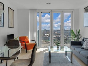 TV - Beautiful apartment for 2 guests with WIFI and TV (London)