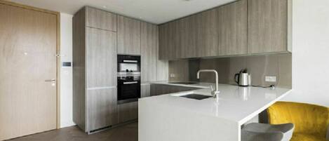 Oven, dishwasher