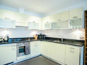 Oven, dishwasher