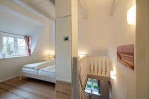 1 bedroom, WiFi, bed sheets - Vacation apartment Oldsum - Take a vacation in the artists' village of Oldsum (Oldsum)