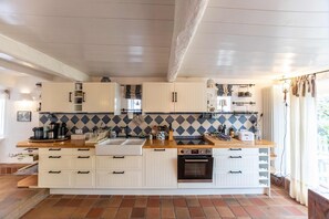 Réfrigérateur, four, plaque de cuisson, lave-vaisselle