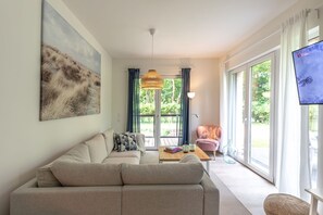 Unclassified image, 4 of 209, button