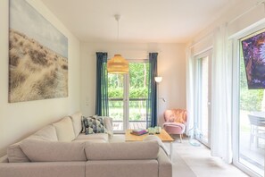 Unclassified image, 2 of 209, button