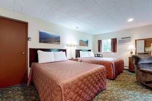 Työp öytä, internet, vuodevaatteet