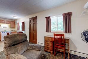 Interior - Charming and casual motel in a great location with shared resort amenities (Lincoln)