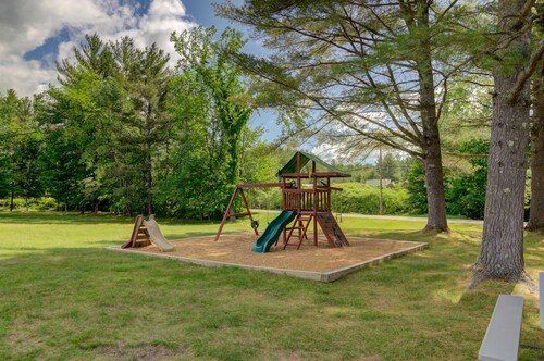 Charming and casual motel in a great location with shared resort amenities