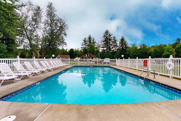 Indoor pool, a heated pool - Charming and casual motel in a great location with shared resort amenities (Lincoln)