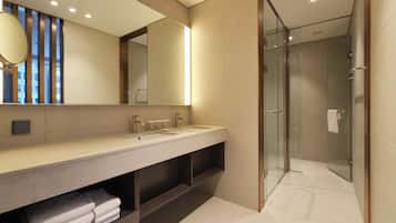 Premier Triple | Bilik Mandi | Pengering rambut, jubah mandi, selipar, bidet