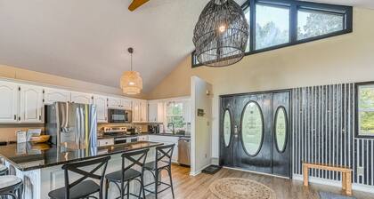 Lakefront Adventure House with Private Dock & WiFi - Dog-Friendly
