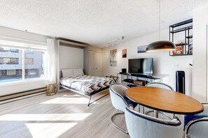 熨斗/熨衣板、免费上网、床单