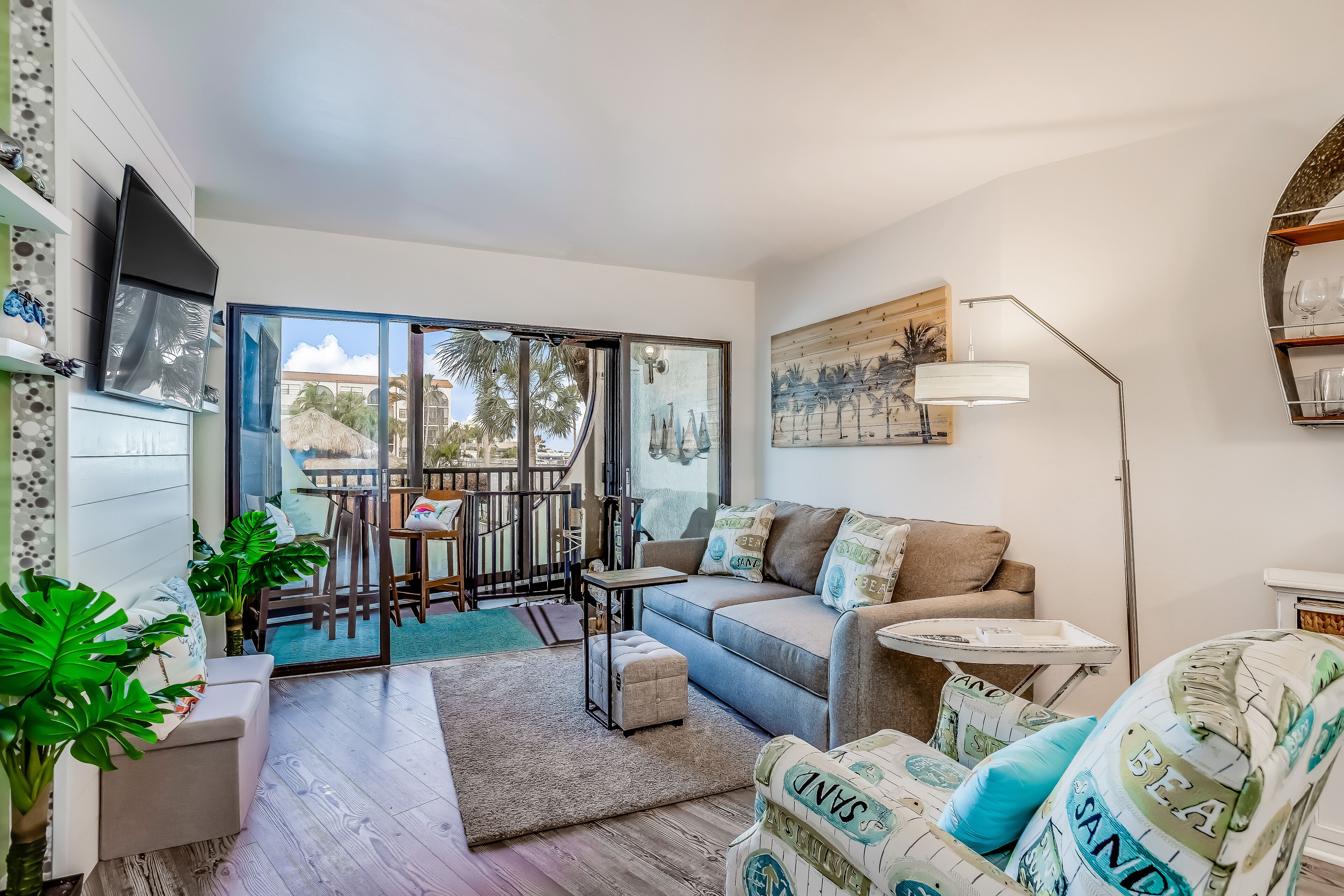 Snowbird-Friendly Condo w/ Shared Pool & Hot Tub, Central AC, WiFi, & Pool View