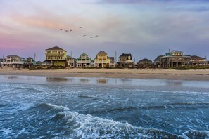 On the beach, sun-loungers - New! Beachfront*Spectacular Views*4 bdrm House*Sleeps 14 (Crystal Beach)