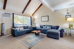 Télévision, cheminée