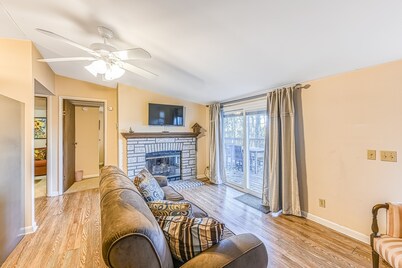 Rural, Dog-Friendly Home Tucked Into the Woods with Gas Fireplace and Free WiFi