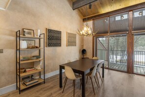 Dining - Lofted Ski Condo with WiFi, Balcony, Fireplace, Shared Hot Tub/Pool/Tennis (Durango)