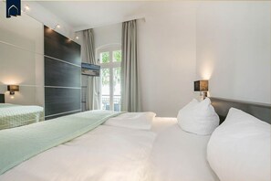 2 Schlafzimmer, Zimmersafe, Schreibtisch, WLAN