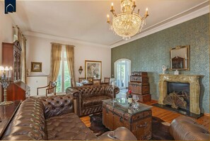 Imagen sin descripción, 4 de 33, botón