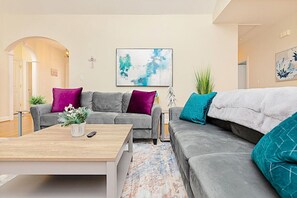 Smart TV, fireplace, video games - ❤️️Stoney Creek Cottage❤️️Minutes to Wintergreen! (Nellysford)