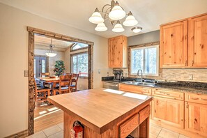 Fridge, microwave, stovetop, dishwasher - Pagosa Springs Gem w/ Yard, Decks + Mtn Views! (Pagosa Springs)