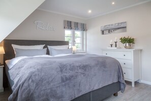 2 bedrooms, in-room safe, iron/ironing board, WiFi - Hedigen Hüs - Our Hedigen Hüs impresses with its consistent furnishings in the Sylt style. (Sylt)