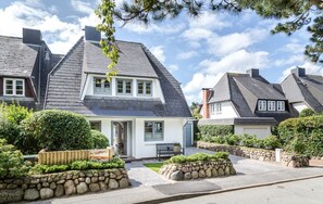 Exterior - Hedigen Hüs - Our Hedigen Hüs impresses with its consistent furnishings in the Sylt style. (Sylt)