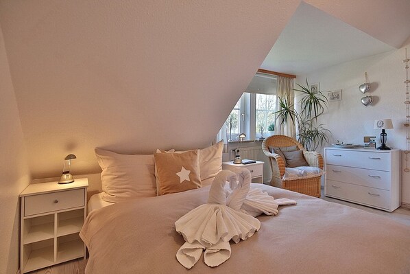 2 bedrooms, in-room safe, WiFi