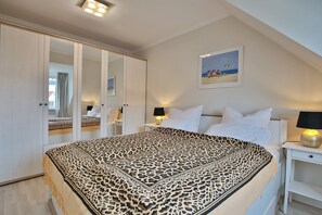 1 bedroom, iron/ironing board, WiFi