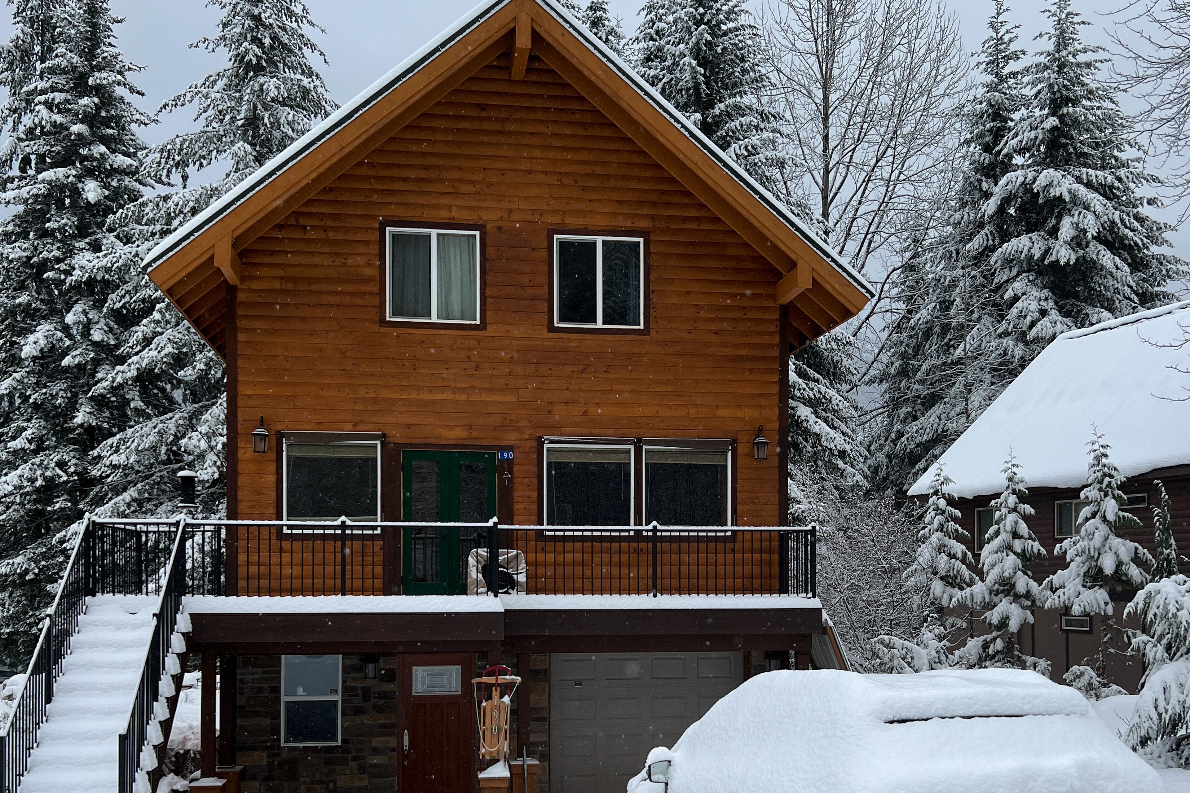 2-Story Ski-In Cabin w/Game Room, Electric Grill, & Private Hot Tub - Dogs OK