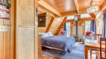 Iron/ironing board, internet, bed sheets