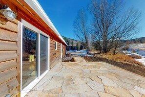 Property grounds - Cozy Home with Free WiFi, Fireplace, Washer/Dryer - Near Breckenridge Resort (Breckenridge)