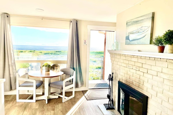 Basic Room (No Pets or Children under 16) | Living area | Flat-screen TV