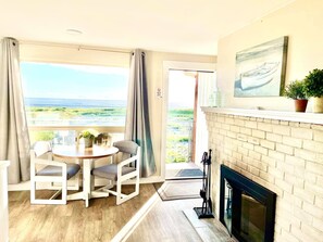 Basic Room (No Pets or Children under 16) | Living area - Arena del Mar (Grayland)