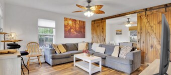 Cozy Cabin Mountain Views Asheville Black Mtn Fire Pit and Hot Tub