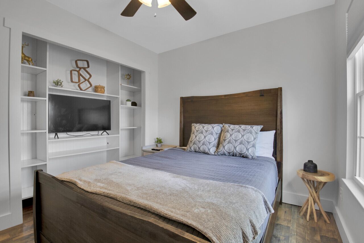 4 bedrooms, desk, iron/ironing board, free WiFi