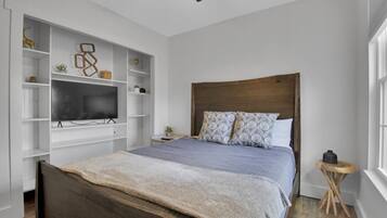 4 bedrooms, desk, iron/ironing board, free WiFi