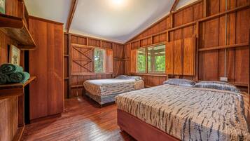3 bedrooms, internet, bed sheets