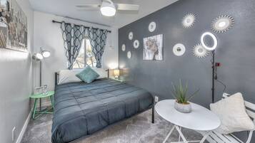 4 bedrooms, iron/ironing board, WiFi, bed sheets
