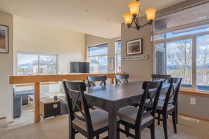 Dining - *New* Cheerful 3 BDRM Townhome w/ Private Hot Tub (Silverthorne)