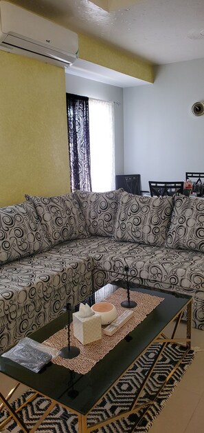 Smart TV - Luxry Seaview House by the Ocean (Lucea)