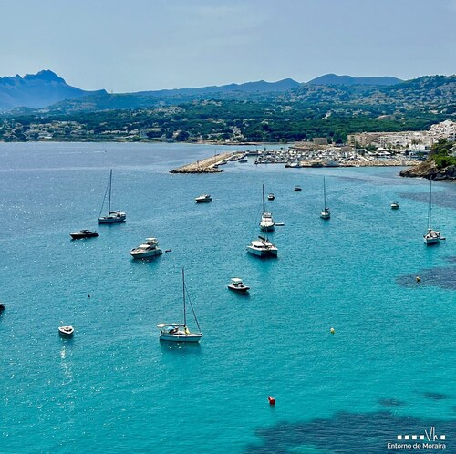 Panoramic villa in Calpe for 8 people · Private pool and views of the Peñón de Ifach  ·  Villa Cielo
