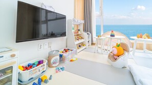 Basic-Zimmer, 1 Schlafzimmer (Tokki2(2Cheung/Oceanview) - Kids room) | 1 Schlafzimmer, kostenloses WLAN