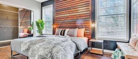 7 makuuhuonetta, silitysrauta/-lauta, vauvan matkasänky, Wi-Fi