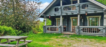 Sinisorsa by Interhome