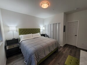 1 غرفة نوم ومكواة/لوح كي وواي فاي مجانًا وملاءات أسرّة