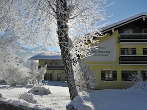 Exterior - Vacation apartment no. 8, 1-2 persons, 42 sqm, 1 bedroom, balcony (Schönau am Königssee)